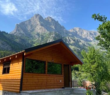 Valbone House | GuestHouse Hydajet Selimaj