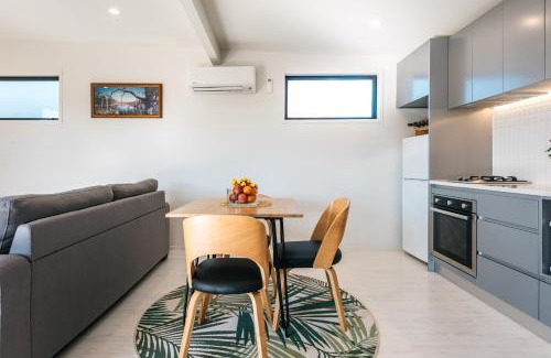Waiheke Island Apartment | Guesthouse On Queens