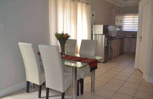 Westridge Apartment | Guesthouse Summerlight - Tulip Apartment