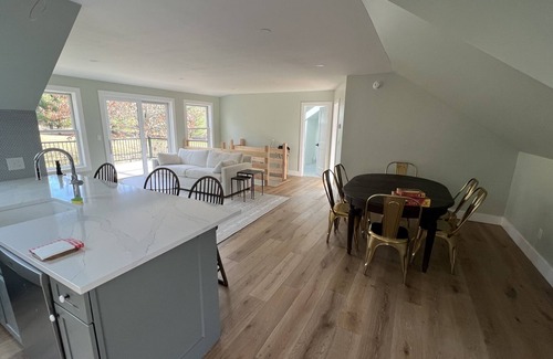 Red Hook Cottage | Guesthouse with Catskill views, private pool, hot tub, and lake