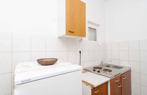 Sobra Apartment | #GUESTHOUSESOBRA Double room!A/C & shared kitchen S4