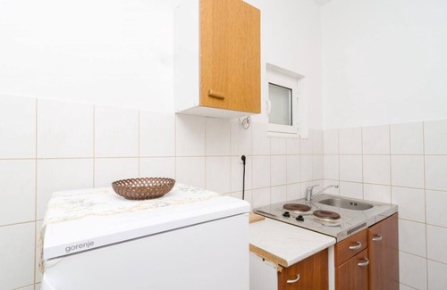 Sobra Apartment | #GUESTHOUSESOBRA Double room!A/C & shared kitchen S4