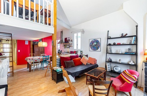 Amerique Apartment | GuestReady - Stylish Loft with Workspace and Music