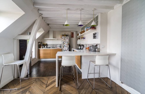 Saint-Vincent-de-Paul Apartment | GuestReady - Cosy with Terrace near Passage Brady