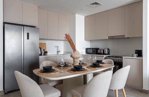Dubai Apartment | GuestReady - Creek View l 2Bed l Lagoon Escape