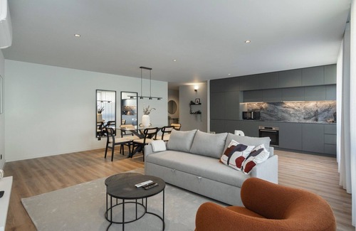 Mafamude Apartment | GuestReady - Modern Elegance in Gaia