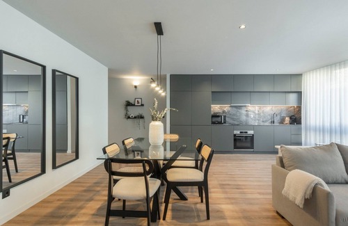 Mafamude Apartment | GuestReady - Modern Elegance in Gaia