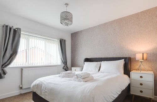 Eccles House | GuestReady - Newly renovated near Trafford centre