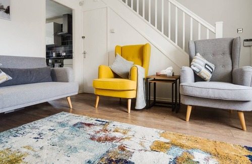Eccles House | GuestReady - Newly renovated near Trafford centre