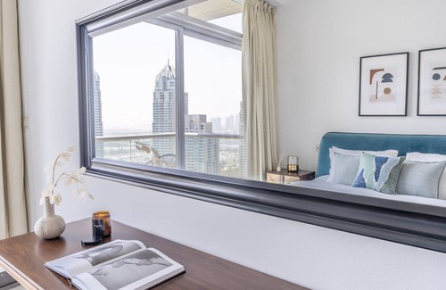 Dubai Marina Apartment | GuestReady - Skyview Home with Marina View