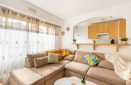 Cœur de Ville Apartment | GuestReady - Sunny Balcony Stay