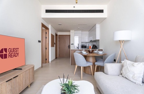 Jumeirah Village Circle Apartment | GuestReady - Top-Floor Tranquillity in JVC