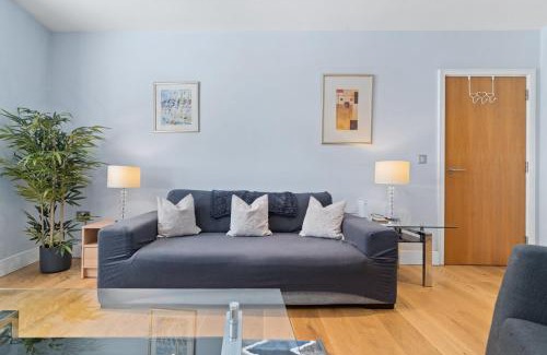 Tower Hill Apartment | GuestReady - Tower of London at your doorstep