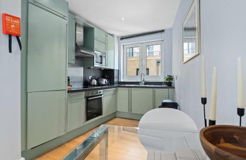 Tower Hill Apartment | GuestReady - Tower of London at your doorstep