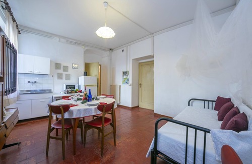 Toscolano Maderno Apartment | Gufo- Flowers -100m Near Lake