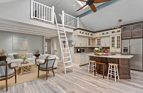 Guilford Cottage | Guilford Carriage House at Granite Lodge!