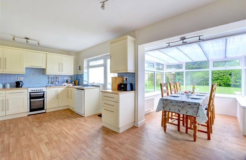 Constantine Bay House | Guillemot - Three Bedroom House, Sleeps 6