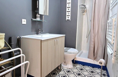 Guilvinec Apartment | Guilvinec center two-room apartment - sleeps 6 - Reservations possible per night