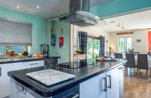 Spittal of Glenshee Cottage | Gulabin House - a house that sleeps 12 guests in 5 bedrooms