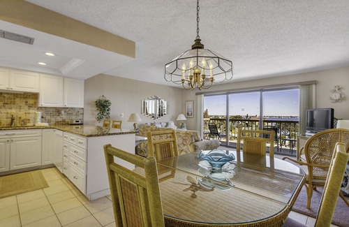 St. Pete Beach Condo | 🌴 Gulf Gate Resort #507 – Bayfront Comfort on St. Pete Beach