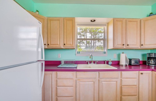 Horseshoe Beach House | Gulf of Mexico Beach Cottage: Walk to Boat Ramp!