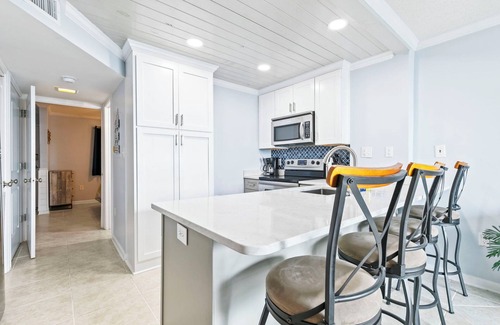 Gulf Shores Condo | Gulf Shores Surf & Racquet Club 212A