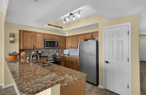 Fort Walton Beach - Destin Condo | Gulf Views | Updated | Heated Pools and Hot Tubs | Beach Gear | Pickleball