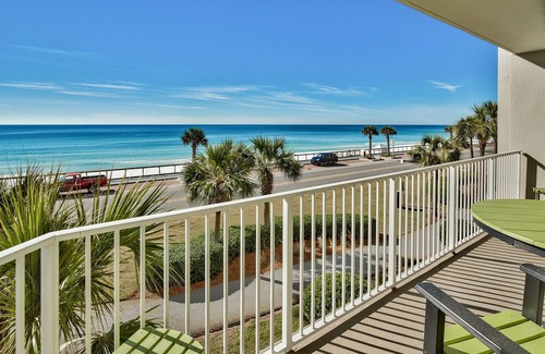 Fort Walton Beach - Destin Condo | Gulf Views | Updated | Heated Pools and Hot Tubs | Beach Gear | Pickleball