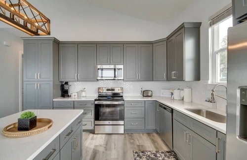 Mississippi City House | Gulfport Beach Retreat - Sleeps up to 10!