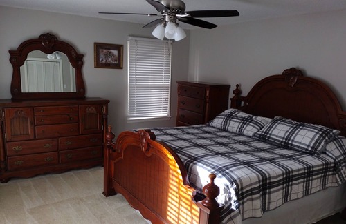 Scottsboro House | Guntersville Lake - access to boat launch and pier - sleeps 12