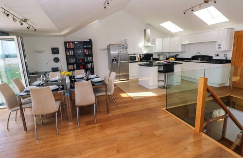 Marloes Cottage | GWELFOR, MARLOES, pet friendly, with open fire in Marloes