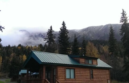 Cooper Landing Apartment | Gwin's Lodge Poplar Chalet #3