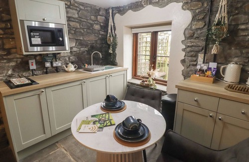 Cwmbach Cottage | GWYN STUDIO, pet friendly, character holiday cottage in Aberdare
