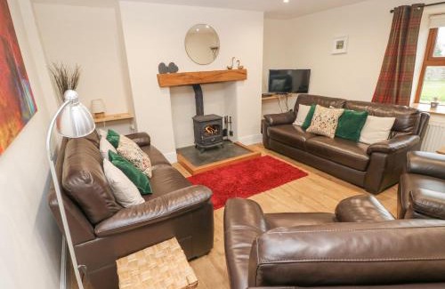 Newcastle Emlyn House | Gwynfa
