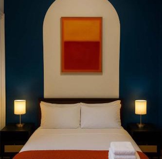 Near West Side Apartment | Gym Garage Parking Balcony Sleeps 4