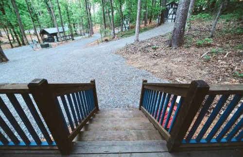 Sevierville House | Gypsy Cottage Near the Smokies #13 Esmeralda