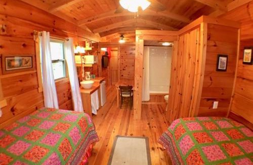 Sevierville House | Gypsy Cottage Near the Smokies #13 Esmeralda