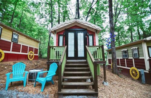 Sevierville House | Gypsy Cottage Near the Smokies #15 Queenie