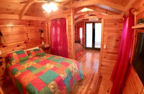 Sevierville House | Gypsy Cottage Near the Smokies #15 Queenie
