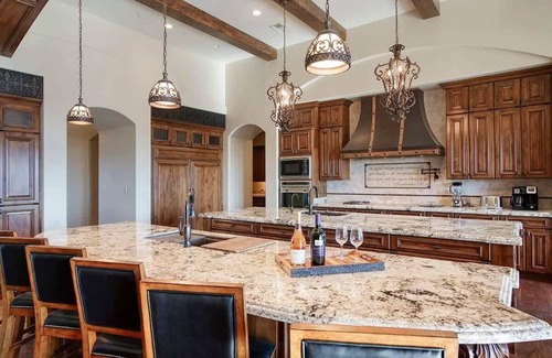 Pinnacle Peak House | HÓZHÓ West Estate at Lone Mountain