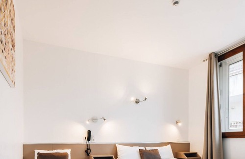 Minimes - Barriere de Paris Hotel | Hôtel Alizé