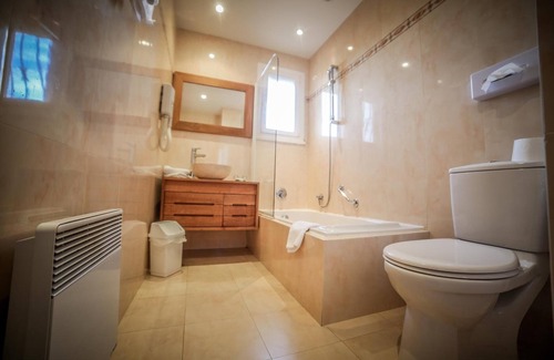 Lucciana Hotel | Hôtel Castellu Rossu
