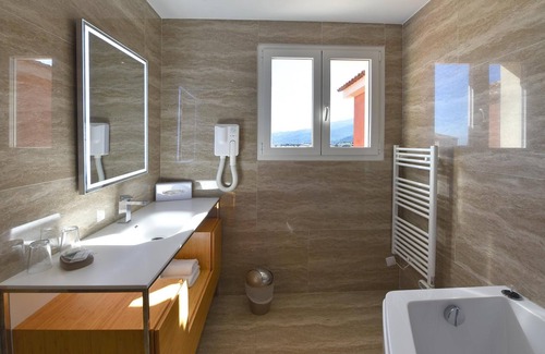 Lucciana Hotel | Hôtel Castellu Rossu