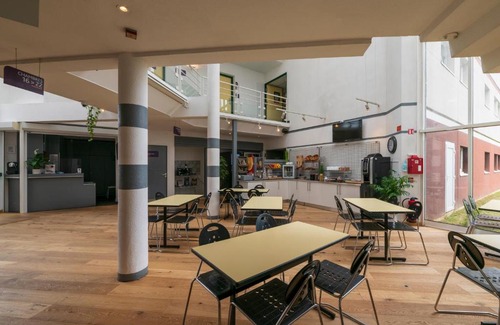 Moneteau Hotel | Hôtel Cerise Auxerre