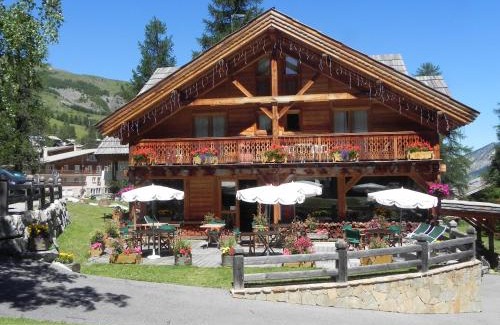 Les Claux Hotel | Hôtel Ecureuil