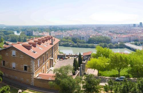 Griffon - Royale Hotel | Hôtel Fort St Laurent Lyon - Handwritten Collection