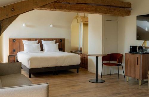Griffon - Royale Hotel | Hôtel Fort St Laurent Lyon - Handwritten Collection