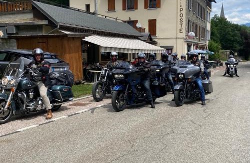 Saint-Colomban-des-Villards Hotel | Hôtel Restaurant de la poste