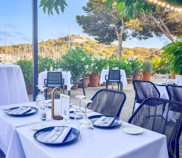 Six-Fours-les-Plages Hotel | Hôtel Helios & SPA - Ile des Embiez