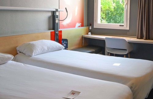 Saintes Hotel | Hôtel ibis Saintes